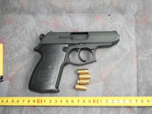 Pistol confiscat (c) eMM.ro